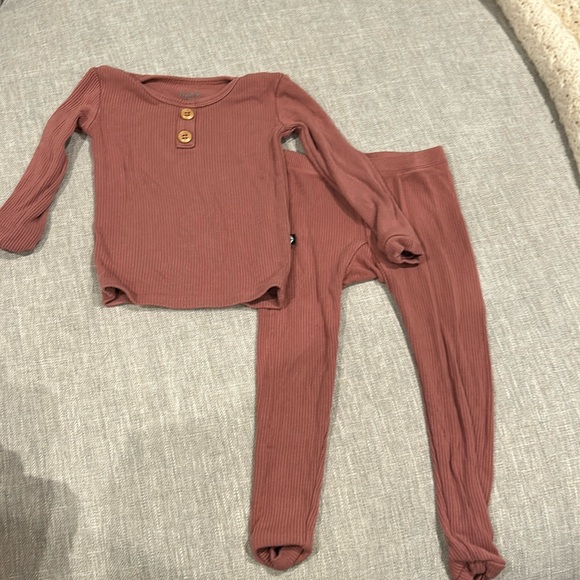 Kyte baby Henley ribbed set - Picture 1 of 3